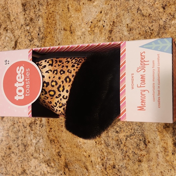 TOTES TOASTIES Cheetah Animal Print Memory Foam Slippers. NEW! Holiday Gift Idea - Picture 6 of 16